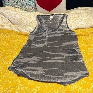 CAMOUFLAGE BURNOUT TANK